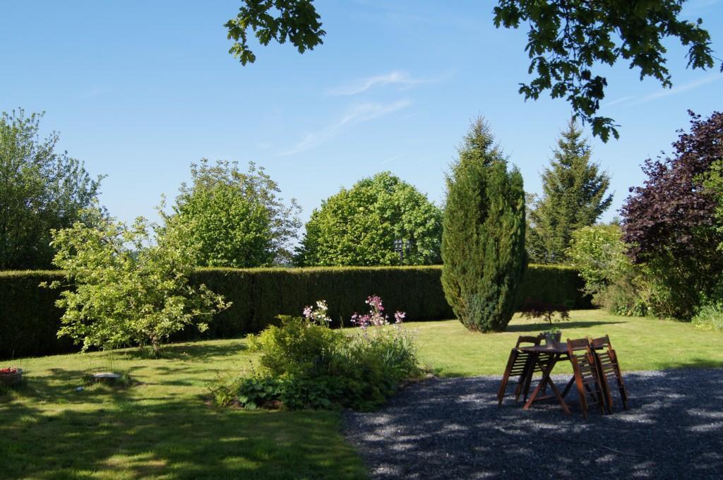 Bed and Breakfast Les Temps Gourmands à Mondrepuis Extérieur photo