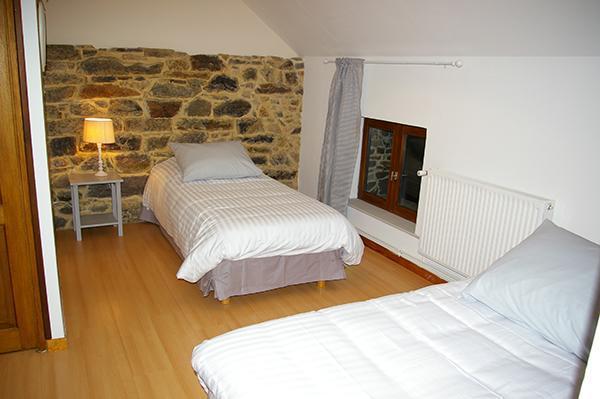 Bed and Breakfast Les Temps Gourmands à Mondrepuis Extérieur photo